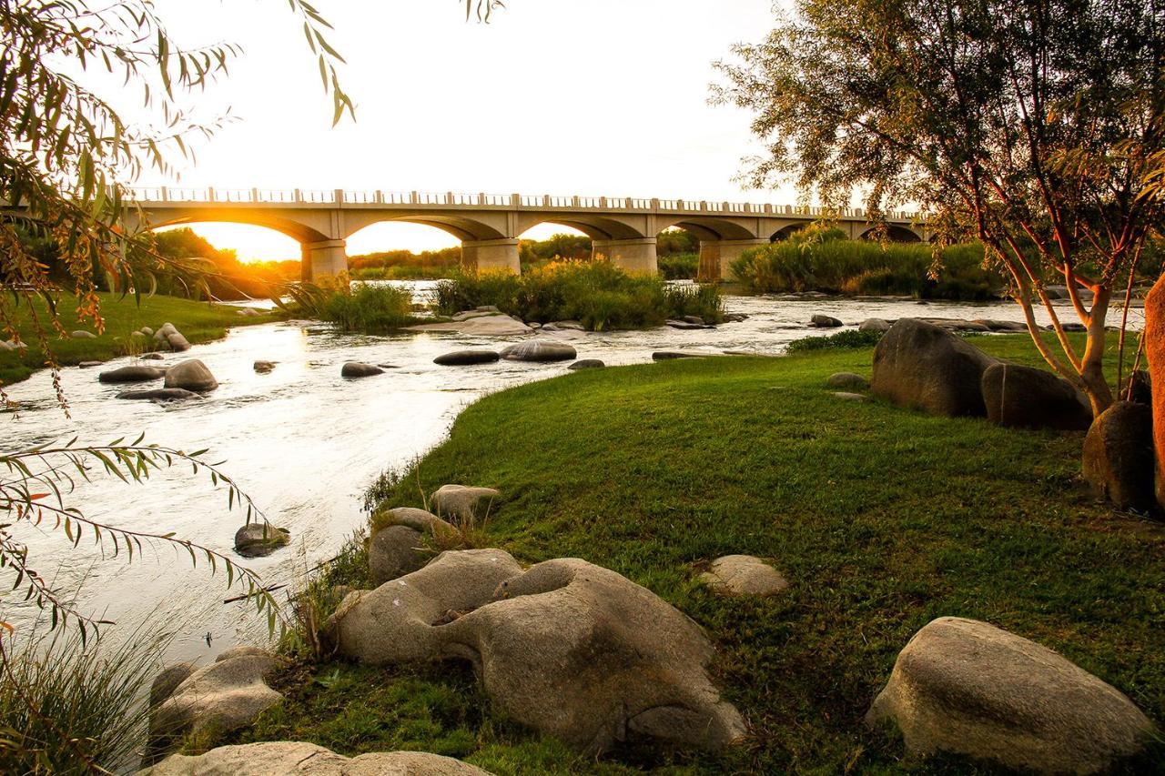 Ikaia River Lodge Keimoes エクステリア 写真